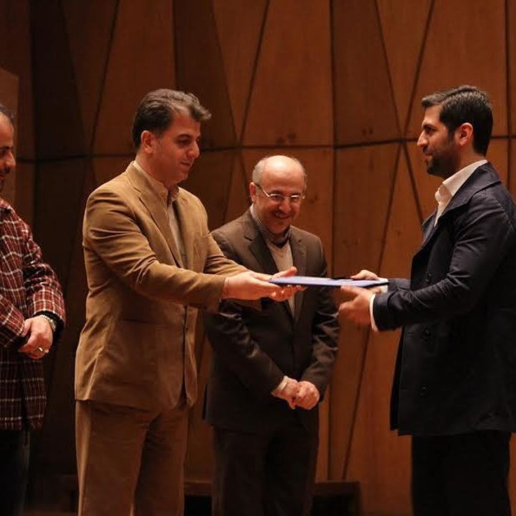 جایزه بهترین موسسه مد و لباس کشور